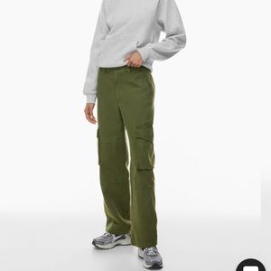 Aritzia TNA Supply Cargo Pants NWT